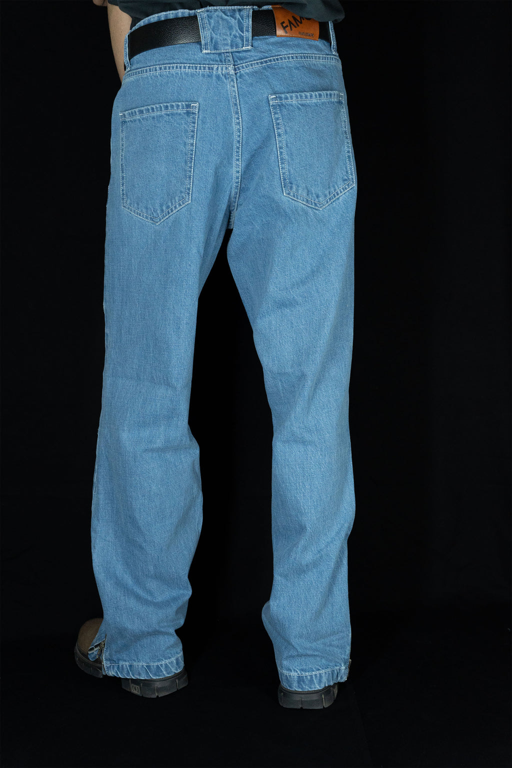 Cross Trail Denim Jeans [Mid Blue]