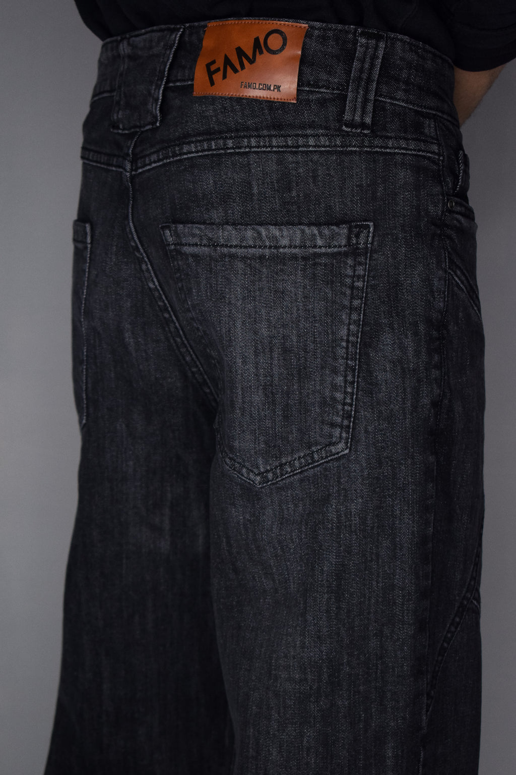 CROSS TRAIL DENIM JEANS [BLACK]
